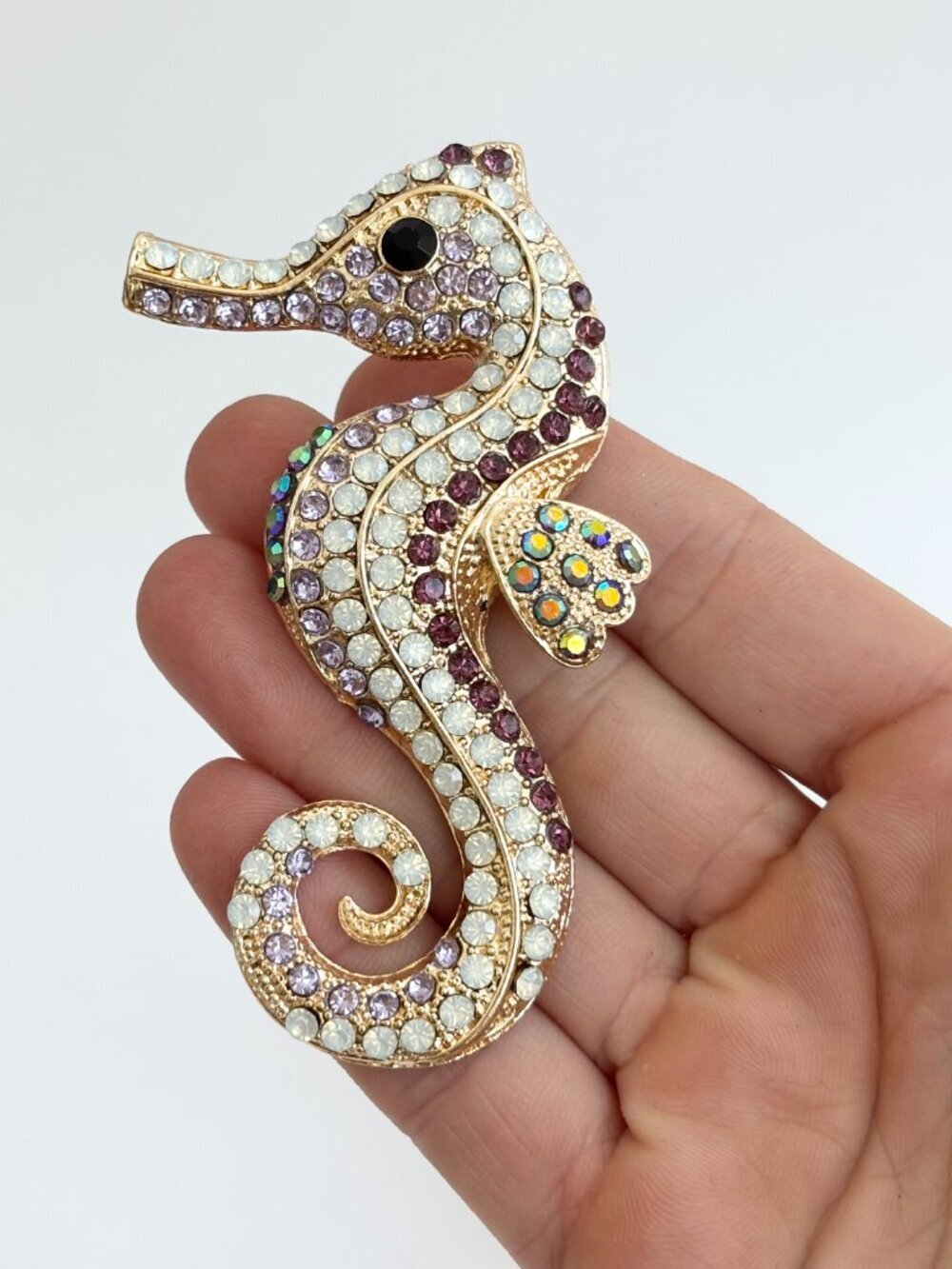 Seahorse Rainbow Rhinestone Gold Toned Jumbo Vintage Inspired Brooch Pin - Picture 9 of 16